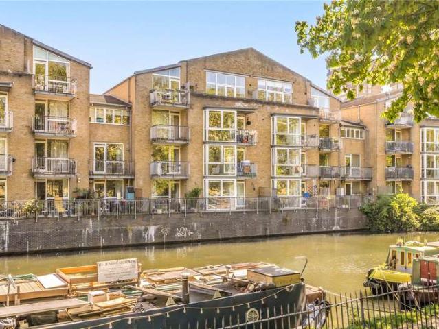 Flat for sale in Old Ford, Bow