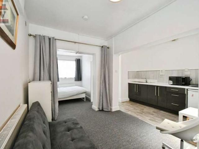 Flat for rent in London Borough of Hounslow, Greater London