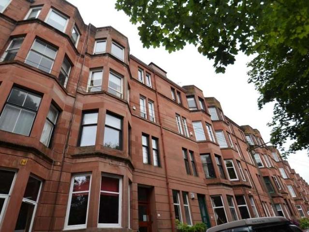 Flat for sale in Langside, Scotland