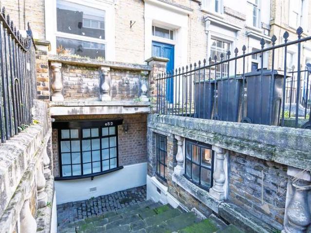 Flat for sale in Whitehill, Hamerton