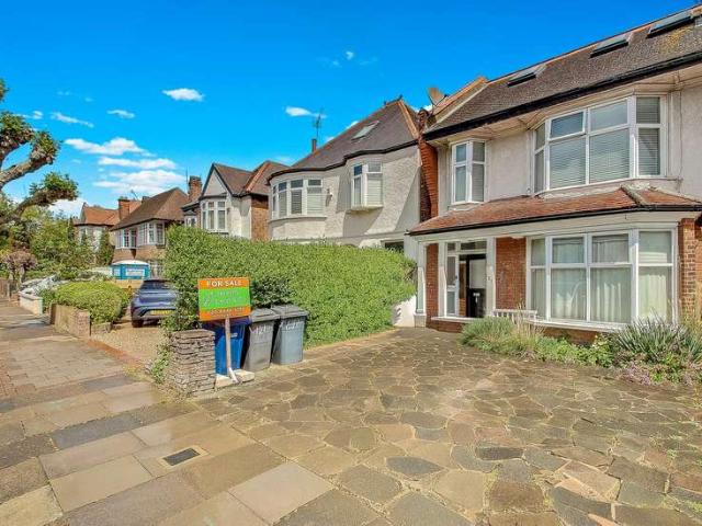 Flat for sale in London Borough of Barnet, Greater London