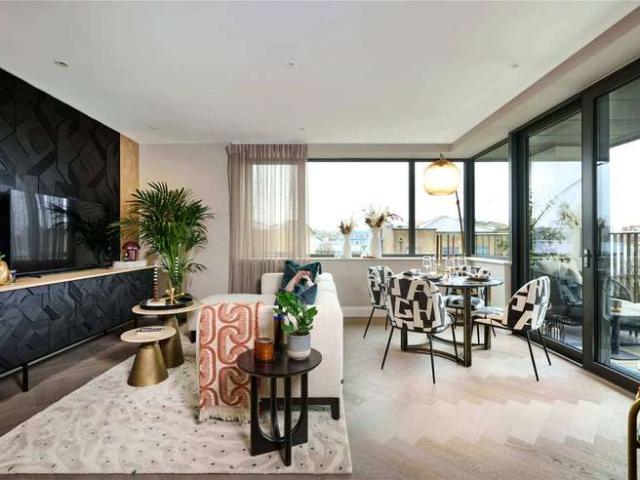 Flat for sale in Chalk Farm, Greater London
