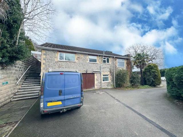 Flat for sale in Worlebury, Weston-super-mare