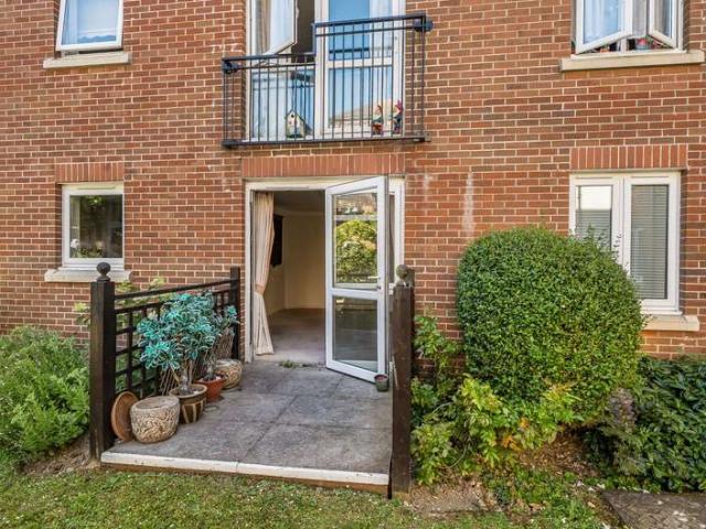 Flat for sale in Chichester, Littlecote