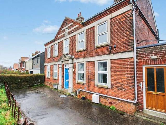 Flat for sale in Eastbridge, Suffolk