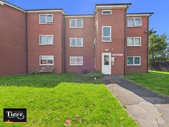 Flat for sale in Hawes Side, Blackpool