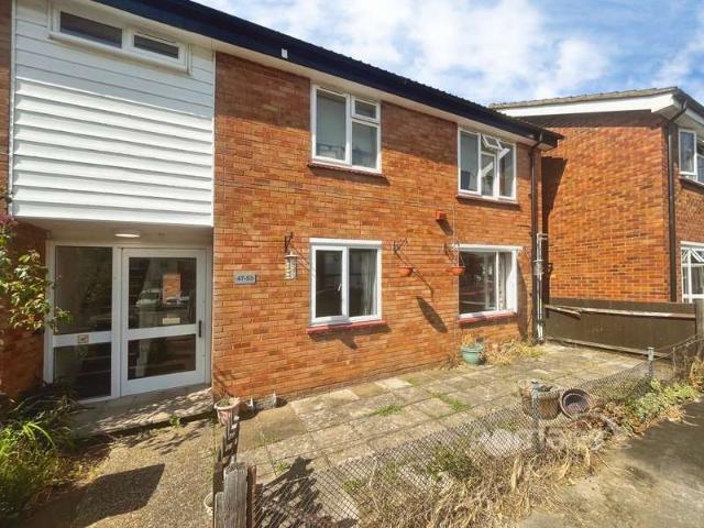 Flat for sale in Holyport, Bray