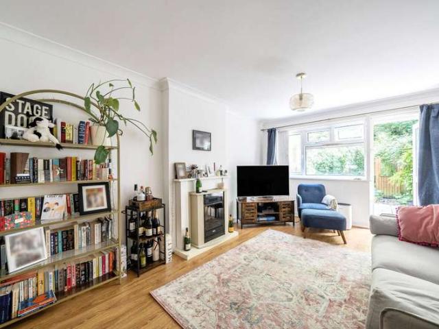 Flat for sale in Anerley, Greater London