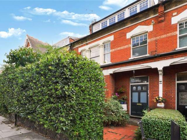 Flat for sale in Crouch End, Greater London