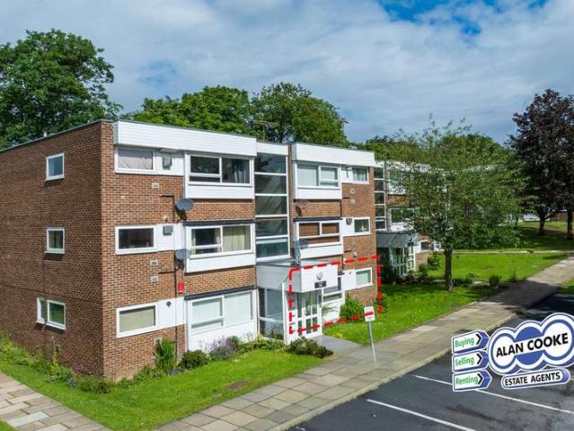 Flat for sale in Moortown, West Yorkshire