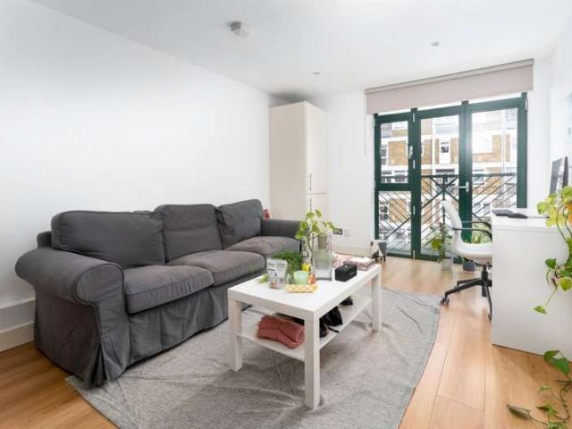 Flat for sale in Bethnal Green, Greater London