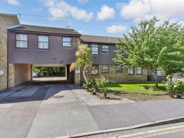 Flat for sale in Preston, Oad Street