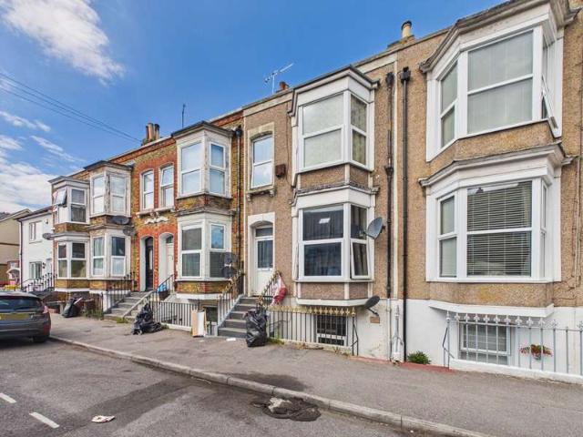 Flat for sale in Cliftonville West, Acol