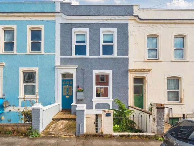 Flat for sale in Stokes Croft, Feckenham