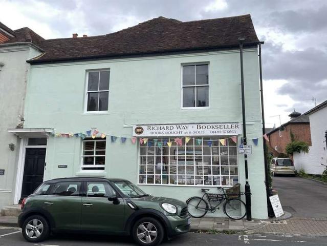 Flat for sale in Henley-on-Thames, Berrick Salome