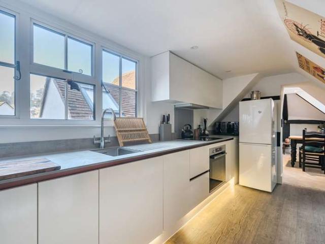 Flat for sale in Holloway Hill, Fole
