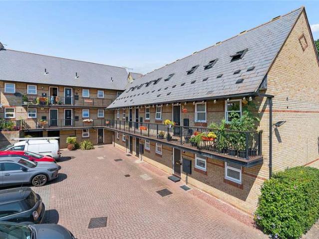 Flat for sale in Kings Farm, Hamerton