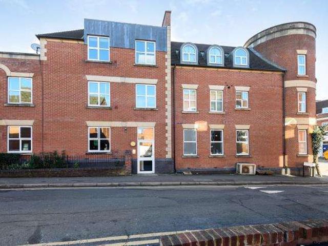 Flat for sale in Katesgrove, Reading