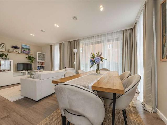 Flat for sale in London Borough of Merton, Merton Park