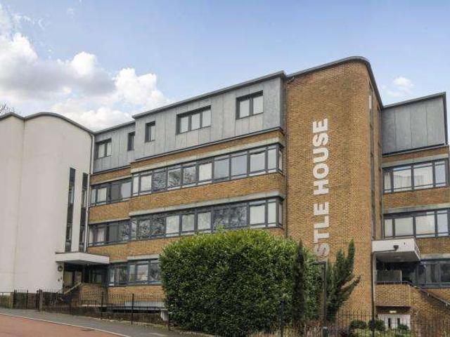 Flat for sale in Daws Hill, Cressex