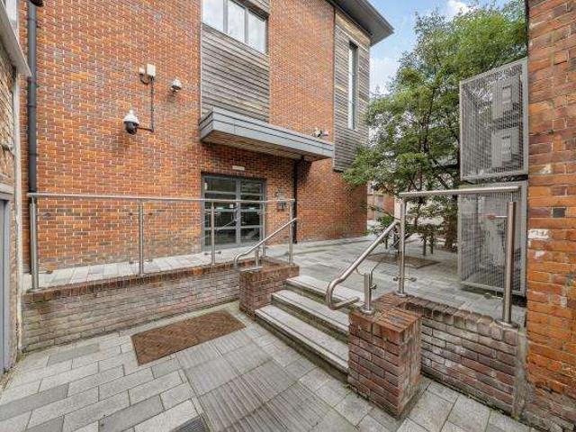 Flat for sale in Enborne, West Berkshire