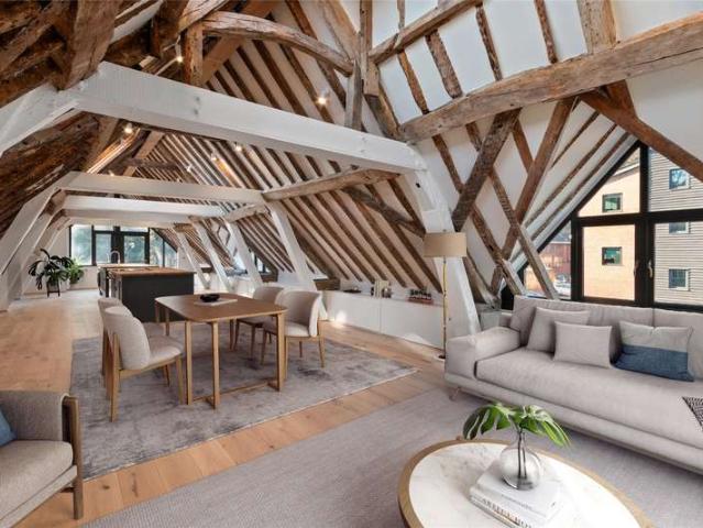 Flat for sale in Holloway Hill, Fole