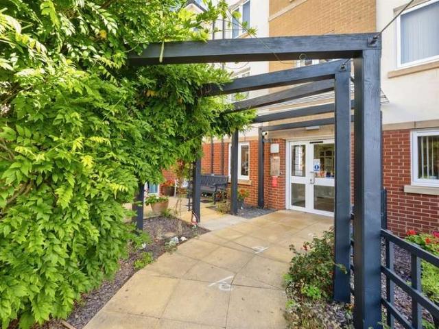 Flat for sale in Upper Loughor, Gorseinon