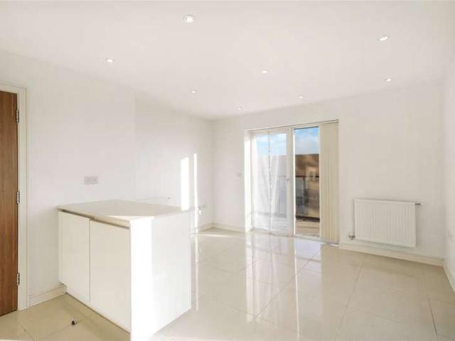 Flat for sale in West Hendon, Greater London
