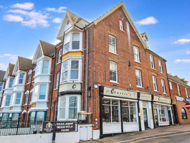 Flat for sale in Oxenden, Canterbury