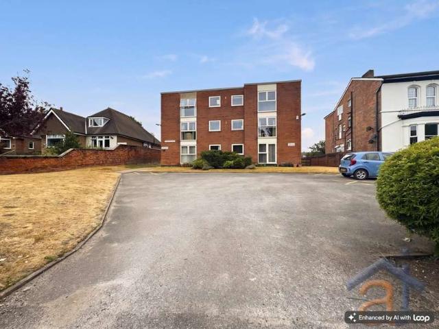 Flat for sale in Meols Cop, Southport