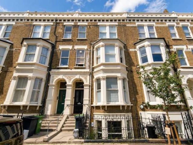 Flat for sale in Brook Green, Greater London