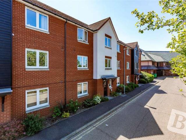 Flat for sale in Chelmsford, Essex
