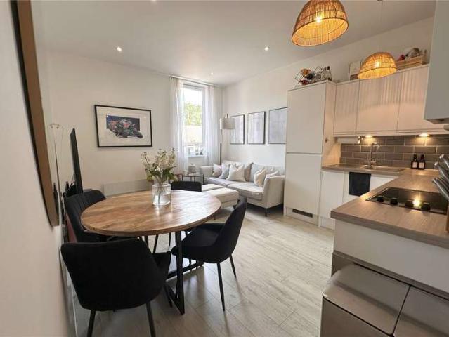 Flat for sale in Birch Green, Lower Halliford