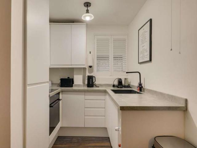 Flat for sale in Penge, Greater London