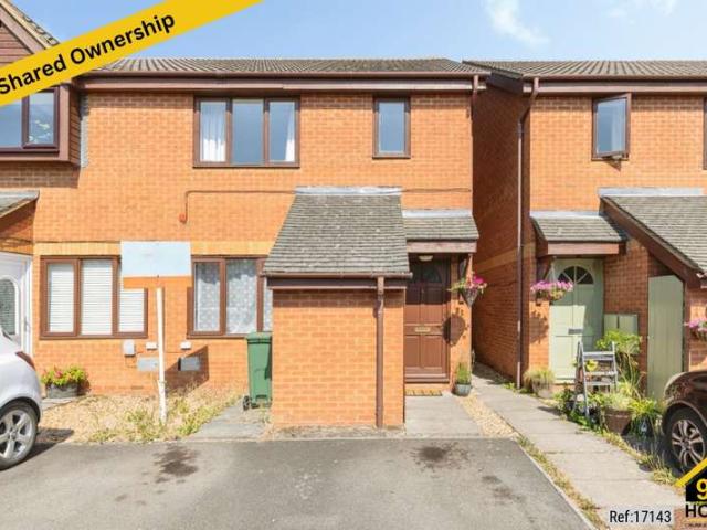 Flat for sale in Monkston Park, Milton Keynes