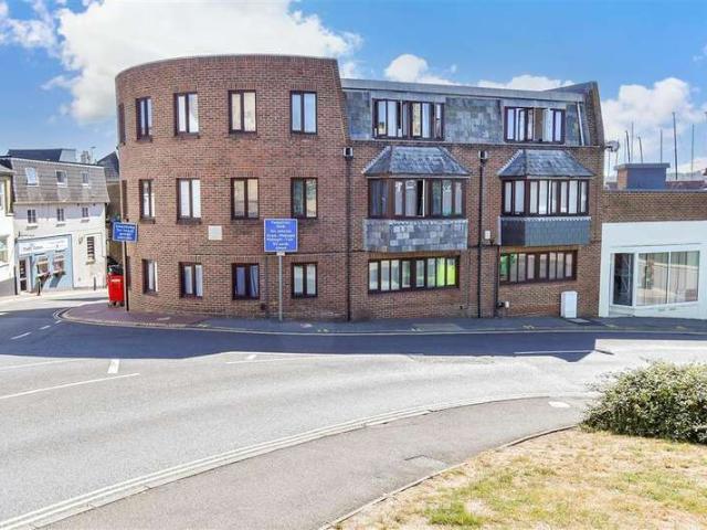 Flat for sale in Cowes, Isle Of Wight