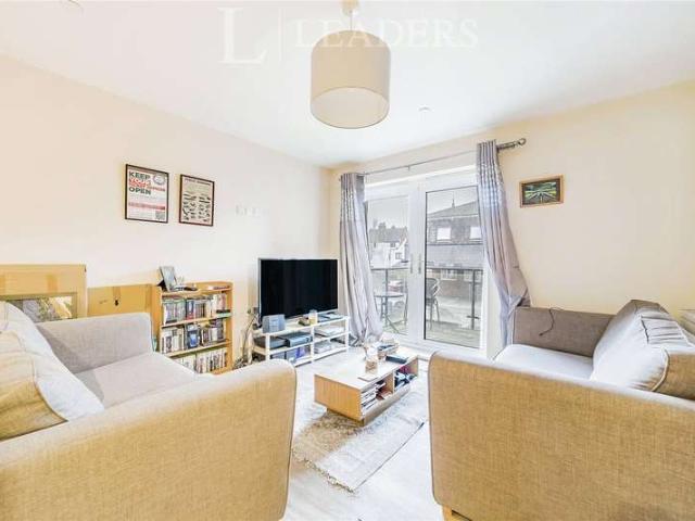Flat for sale in Brook Street, Bourne Vale