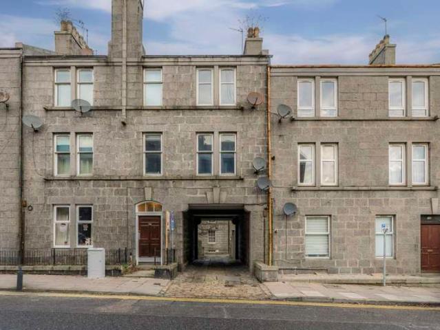 Flat for sale in Ballindoch, Scotland