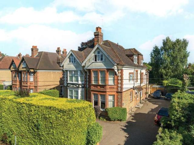 Flat for sale in Holloway Hill, Fole