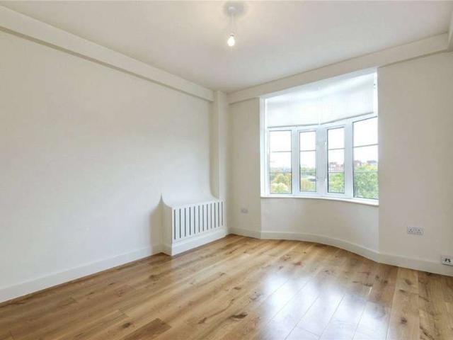 Land for sale in Shottesbrooke