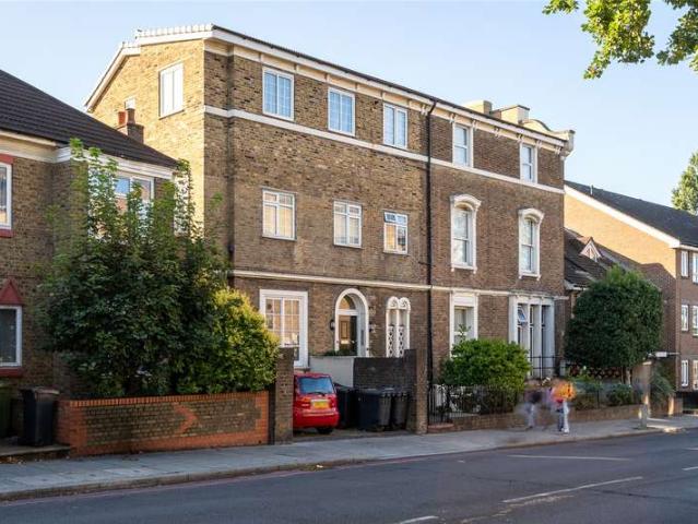 Flat for sale in Manor Park, Greater London