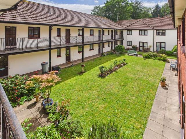 Flat for sale in Budlake, Devon