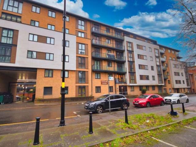Flat for sale in Calthorpe Fields, West Midlands