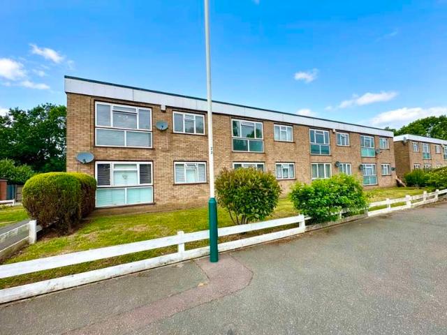 Flat for sale in Ardleigh Green, Greater London