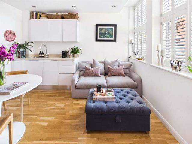 Flat for sale in London Borough of Lambeth, Greater London