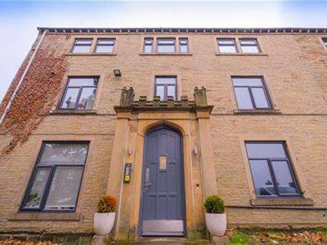 Flat for sale in Woolshops, Calderdale