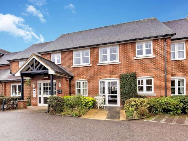 Flat for sale in Ivy Chimneys, Epping