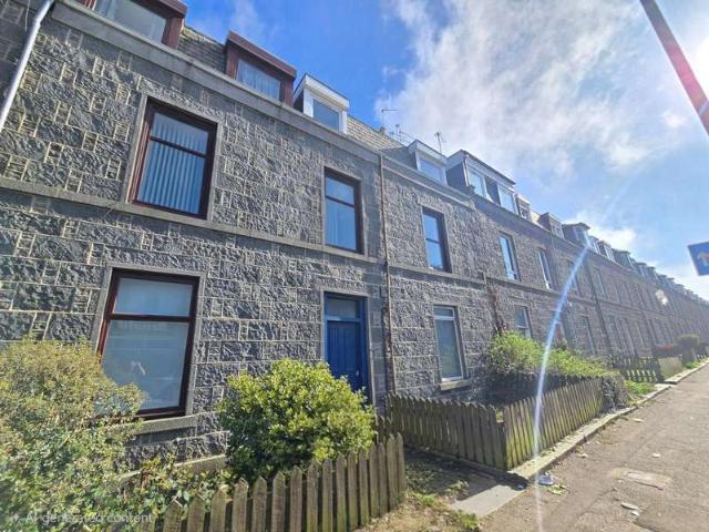 Flat for sale in Ballindoch, Scotland