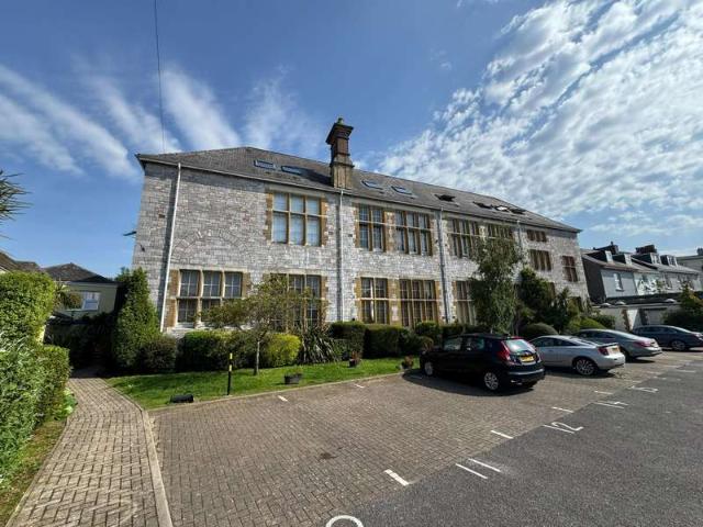 Flat for sale in Pennycomequick, Mount Wise