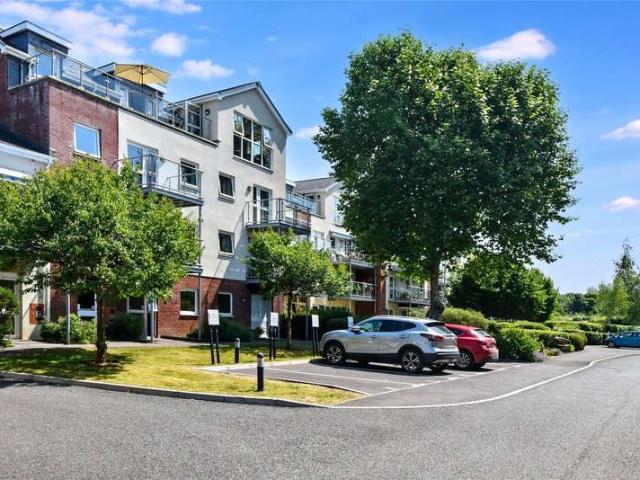 Flat for sale in Wilton, Rumwell